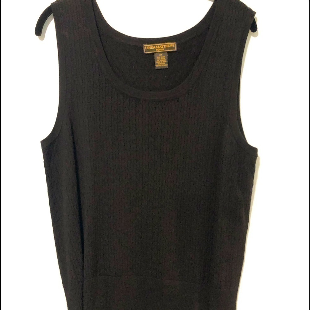 Linda Matthews black tank top size 2X